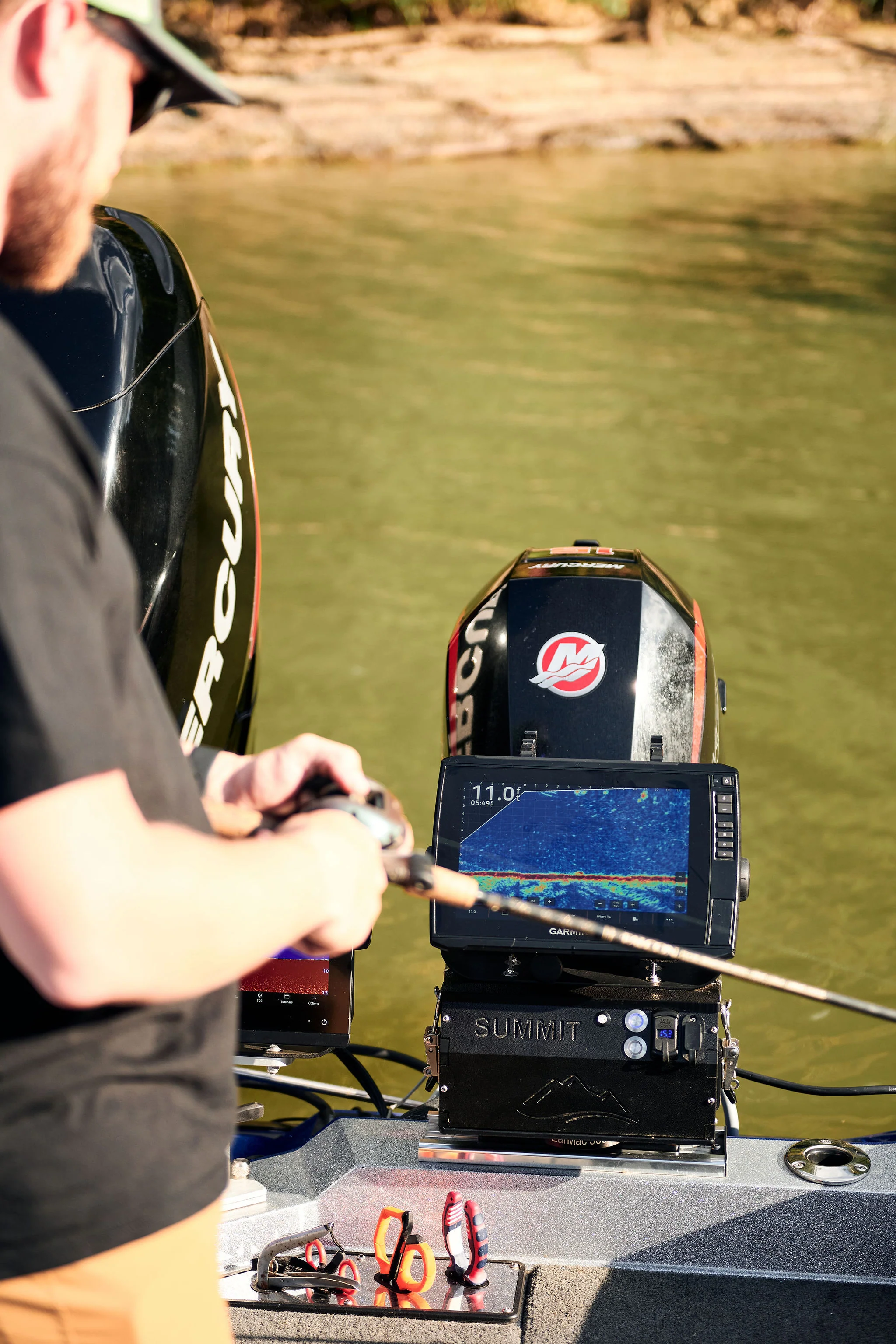 Summit Heavy Duty Shuttle For Garmin, Lowrance, and Humminbird - Image 7